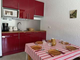 Appartement Montgenèvre: 6 pers, 2 ch + coin montagne, balcon, parking, prox commerces - FR-1-330D-56 - 8