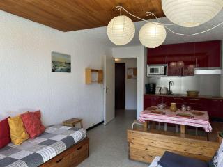 Appartement Montgenèvre: 6 pers, 2 ch + coin montagne, balcon, parking, prox commerces - FR-1-330D-56 - 1