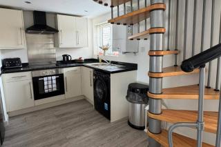 Charming Middlewich House - Sleeps 4 - 9