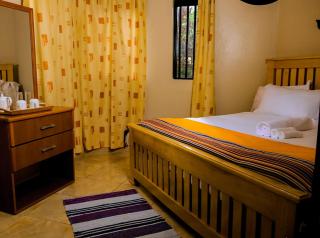 Inn the Woods Entebbe - 3