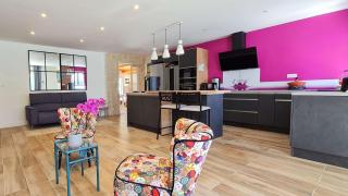 Superbe villa avec piscine chauffée, boulodrome et parking - 7