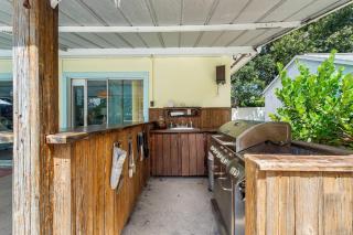 Waterfront Getaway - The Manatee'ki House - 1