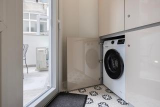 Modern 2BR Apt with Patio and AC - 4