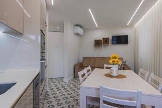 Modern 2BR Apt with Patio and AC - 1