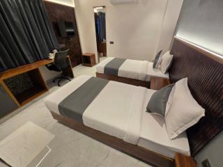 Hotel Skyview - 3