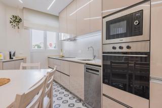 Modern 2BR Apt with Patio and AC - 9