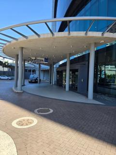 Oceans Apartments Balcony Suites in the Radisson Blu Hotel Building Tower, Durban Umhlanga - 9