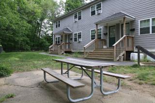 NEW - Mins to Manchester - Concord - Riverfront - 2