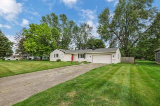 Spacious 4BR Ranch Near Easton Perfect for Families & Work Groups - 3