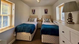 Characterful 2 bed within Conwy Walls - 9
