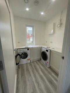 3 Bed Spacious House in Ennis Road - 2