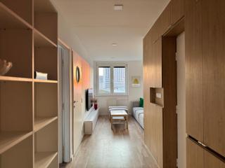 Castle View 3BR Apartment in Old Town - 1