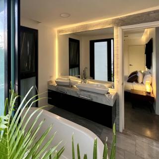Stylish 3BR Retreat in Serene Luxury Setting - 4