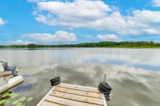 Walk to the Lake! Lower Peninsula Cabin Retreat - 9