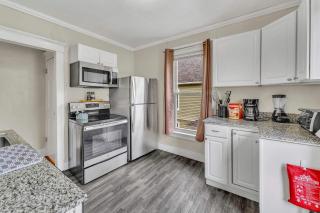 2nd Base Apt 2 All Star Baseball Rentals - 7