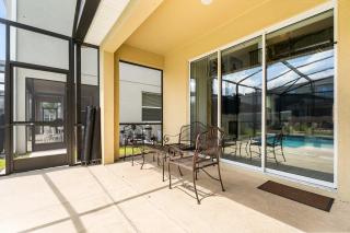 Luxury 5BR Home - Pool & Hot Tub - Near Disney - 5