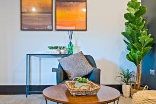 Luxury 2BR Apartment Sleeps 6 Near Tower Bridge - 7