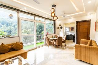 Whishpering walls - 3