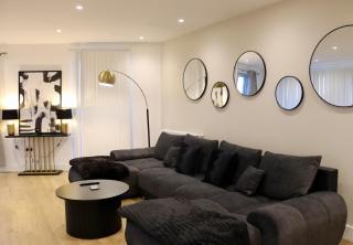 River View Penthouse With Big Balcony & Cinema - 9