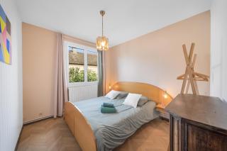 Burgundian house near vines and Beaune - 2