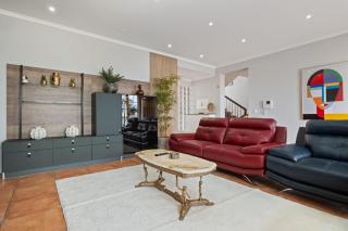 Villa Eastern Edge by Homie - 1