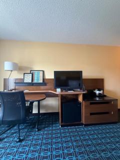 Fairfield Inn and Suites by Marriott Atlanta Suwanee - Suwanee - 2