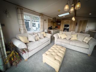 Hobbit - House Of The Owl - Luxury Lodge - 7