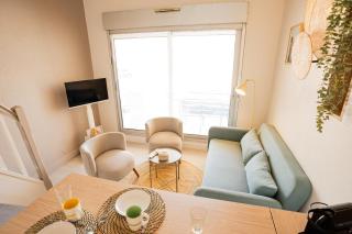 T3 renové avec terrasse à deux pas des plages - 4