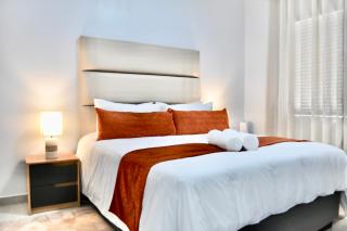 Dream Oasis Self-catering Luxury Home - 3