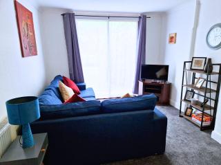 Large 4-Bedroom Home, Sleeps 7, High Speed Wifi - 7