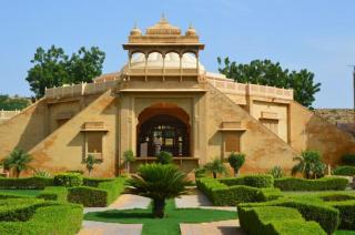 Hotel Heritage Inn A Luxury Retreat in City Center - Jāmb - 9