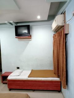 Hotel Sai Shanti - 3