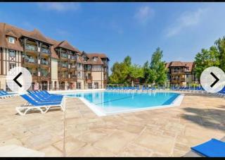 En rez-de-chaussée, avec vue sur le golf - piscine chauffée accessible de mai à septembre - 4