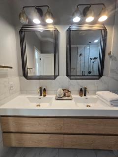 Renovated 4BR 6 Bed 3 and a half Bath Near DFW Airport - 4