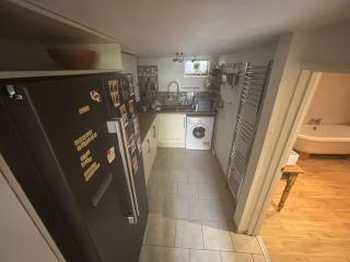 Spacious 4Bedroom Terraced House - 1