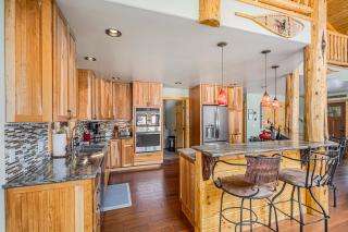 Secluded Log Cabin 10 Acres, Soaker Tub - 8