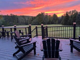 9FR Renovated home with beautiful views, large yard, dogs welcome! - 5