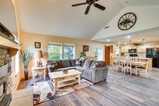 Cozy Ronald Retreat with Community Amenities! - 6