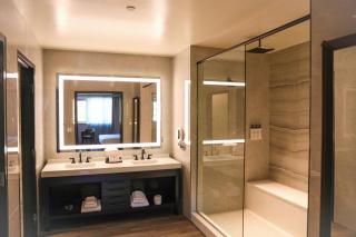 The Hotel at Black Oak Casino Resort - 5