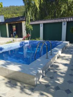 Mountain Villa with Heated Pool & Scenic views - 5