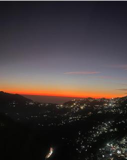 Central Shimla Boutique Attic Duplex home with valley view for family, Solo Traveler and apt for work from hills - 2