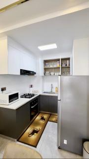 B&M Homes - cosy apartment in the heart of Nairobi, Kilimani - 2 bedroom, 1 bathroom and balcony - 5