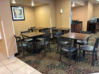 SureStay by Best Western Salem - 7