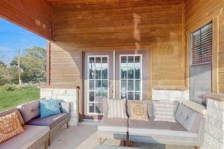 Headquarters Hideaway - 7