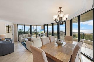 Stylish beachfront condo with spa/pool and ocean views - 6
