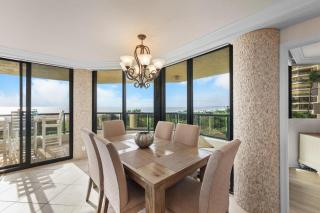 Stylish beachfront condo with spa/pool and ocean views - 4