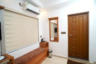 Skyluxe Airport Hotel - 1