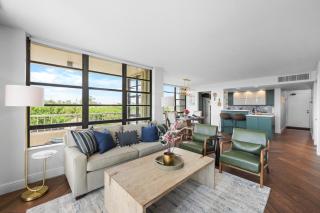 Beachfront condo with two balconies, pool and tennis - 3
