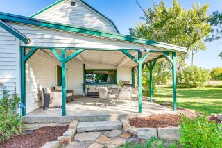 Patio and Mountain Views Farmhouse in Mancos! - 6