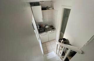 Central and Spacious first floor flat - 2